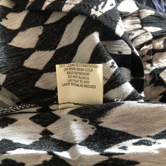 LoveStitch NWT Vici Women’s Kaleidoscope Adjustable Midi Dress Small Black Taupe - Picture 15 of 16